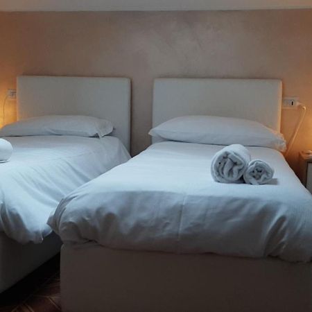Camere Porto Vecchio Con Parcheggio A Pochi Passi Dal Castello Мальчезине Экстерьер фото