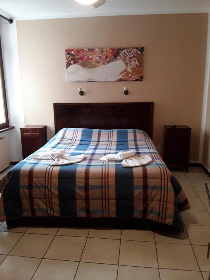 Camere Porto Vecchio Con Parcheggio A Pochi Passi Dal Castello Мальчезине Экстерьер фото