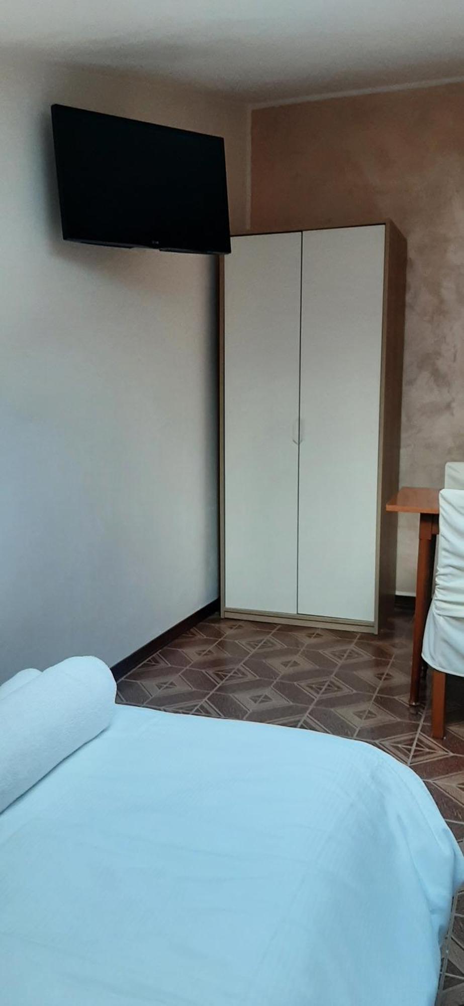 Camere Porto Vecchio Con Parcheggio A Pochi Passi Dal Castello Мальчезине Экстерьер фото