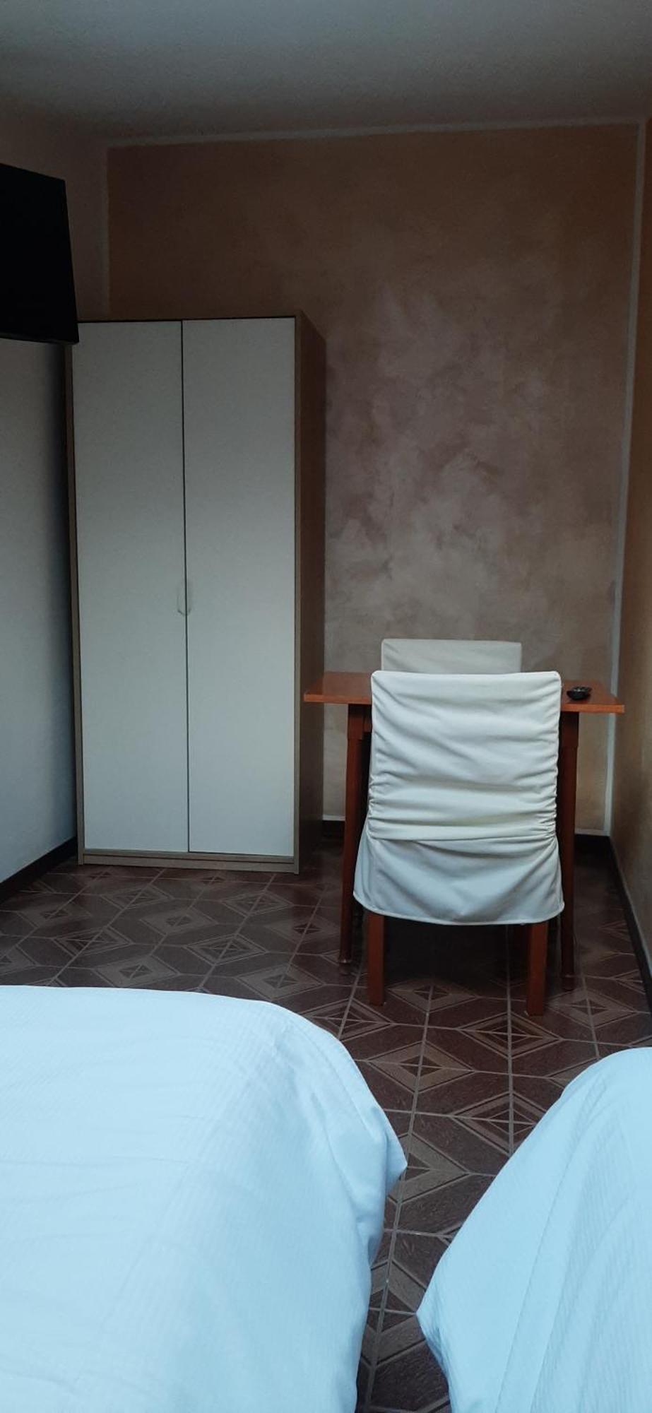 Camere Porto Vecchio Con Parcheggio A Pochi Passi Dal Castello Мальчезине Экстерьер фото