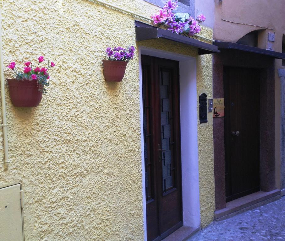 Camere Porto Vecchio Con Parcheggio A Pochi Passi Dal Castello Мальчезине Экстерьер фото