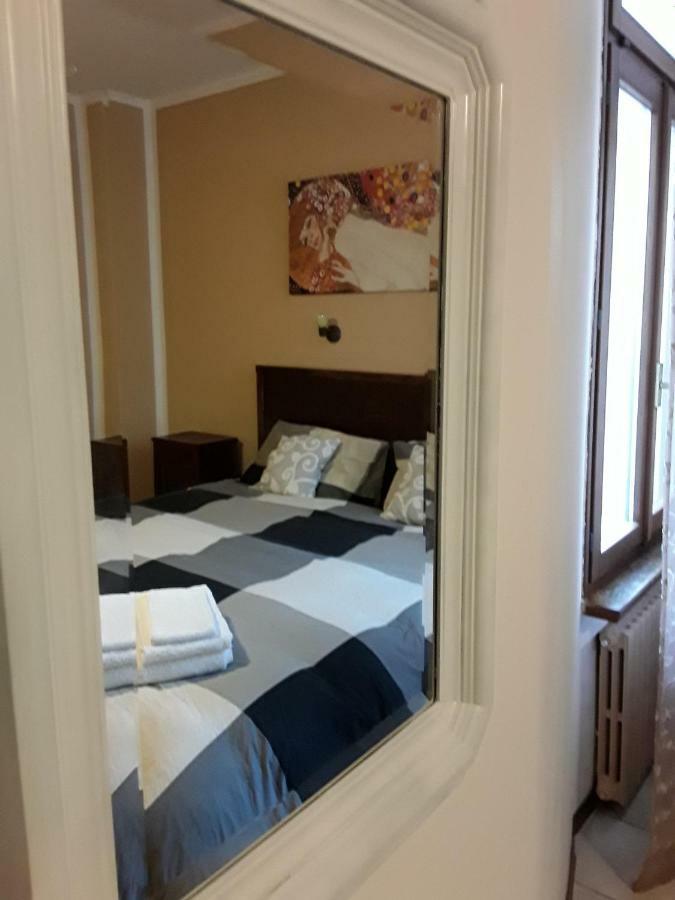 Camere Porto Vecchio Con Parcheggio A Pochi Passi Dal Castello Мальчезине Экстерьер фото